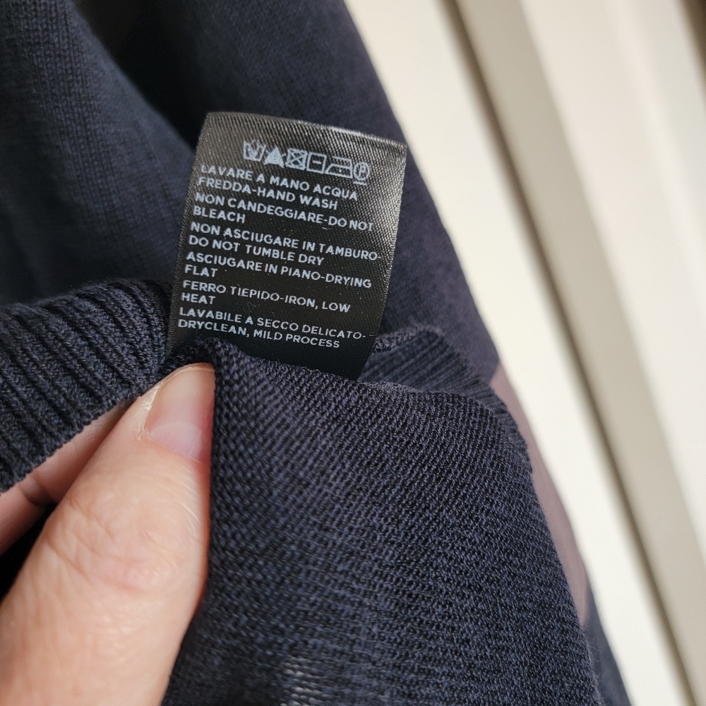 Mens GUCCI Navy‎ & Grey V-Neck Sweater Size M NWOT - Picture 6 of 13